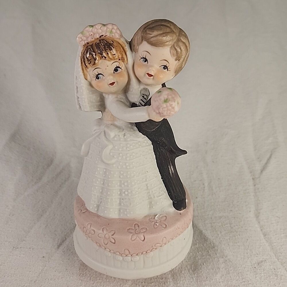 Music Box Married Couple Brown Hair "The Wedding March" Ceramic Vintage